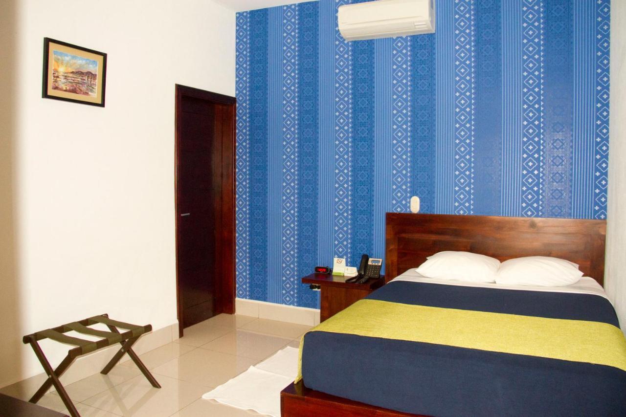 Standard Queen Room